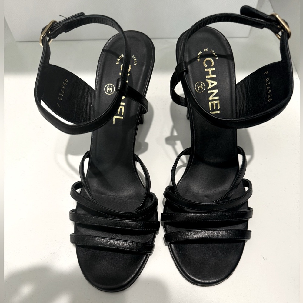 Chanel Sandals, Almost New, Size 37.5